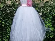Прекрасна рокля за малки дами