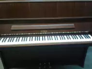 Продавам чешко пиано Петроф