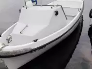 Рибарска лодка