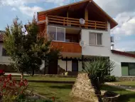Почивка в къща за гости Зора с.Лешница в Троянския Балкан