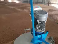 Самоходен зърно - обръщач (миксер) за охлаждане и аерация