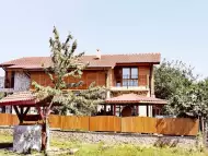 Нова къща с беседка, барбекю и градина в центъра на село Кам