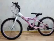 продавам детски велосипед
