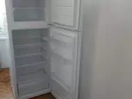 Хладилник с фризер в отлично състояние