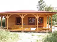 Продавам сглобяеми дървени къщи и конструкции