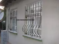 Метални решетки за прозорци и балкони