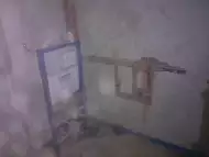 монтаж на тоалетни структори и душове за вграждане