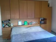 спалня с надстройка и матрак