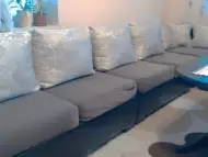 Продавам ъглов диван за хол.Ползван е 1 год.Не се разтяга.
