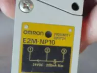 Японски Индуктивен датчик Omron E2M - NP10 метал, 24V, 10 - 30V