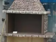 Градинско барбекю и градинска чешма от бетон