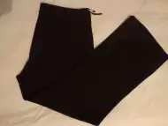 черен панталон