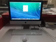 iMac, мишка, клавиатура и диск