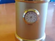 Метален златист моливник с часовник