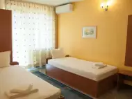 Предлагам нощувки в хотелски стаи в центъра на Благоевград