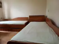 Ъглова спалня с матраци и ракла гардероб