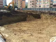 Изкоп на сграда с багер София
