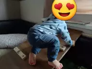 Стена за катерене пързалка за бебе