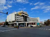 продава се хотел Казанлък в центъра на град Казанлък