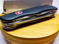 Victorinox Outrider black