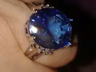 Луксозен пръстен с голям сапфир