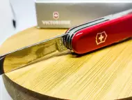 Victorinox HIKER red