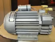 Вакуумна помпа 220V монофазна vacutronics vacuum pump DV
