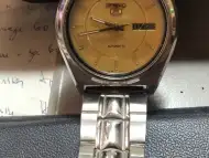 продавам мъжки часовник сеико
