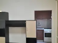 Едностаен обзаведен