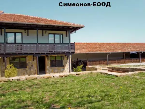 1. Снимка на Продава новопостроена къща в оживено село-обл.В.Търново