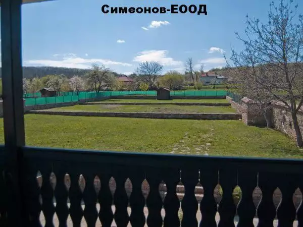 Продава новопостроена къща в оживено село-обл.В.Търново