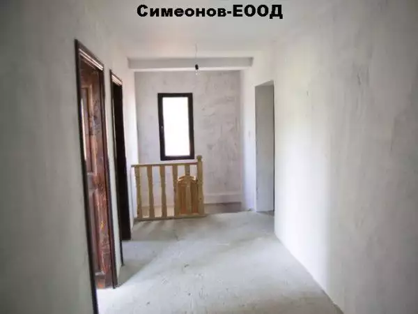 2. Снимка на Продава новопостроена къща в оживено село-обл.В.Търново