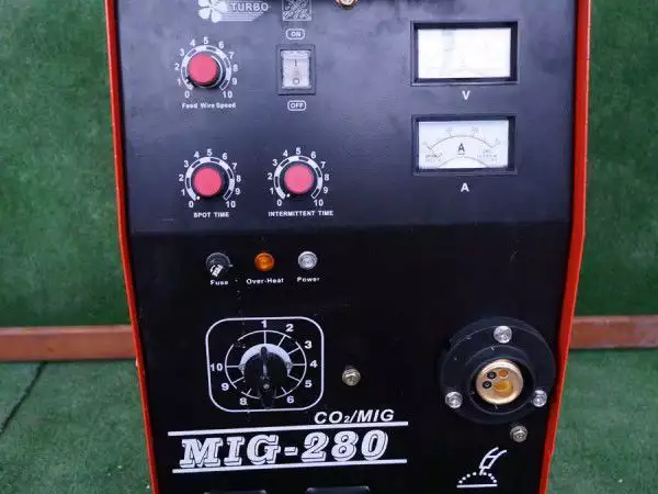 4. Снимка на Телоподаващи заваръчни апарати Vito - MIG 280