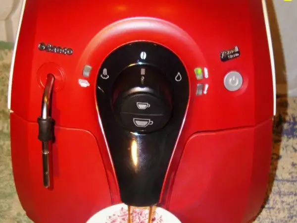 10. Снимка на Най - новия и най - компактния кафе автомат на Saeco Xsmall.