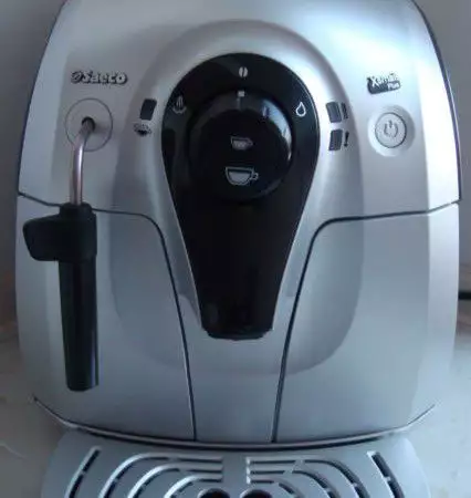 7. Снимка на Най - новия и най - компактния кафе автомат на Saeco Xsmall.
