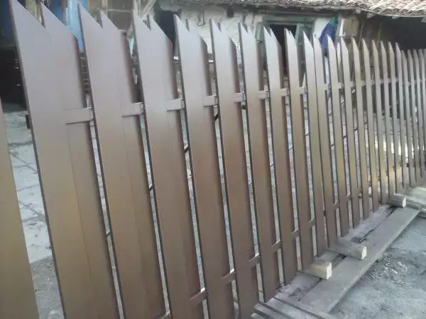 Метална плътна ограда - 110лв.