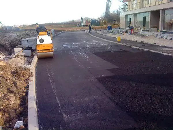 2. Снимка на Машинно и ръчно асфалтиране на всякакви площи - София