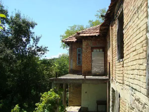 2. Снимка на Селски имот в Габровска област - ОТЛИЧНА ИНВЕСТИЦИЯ - Еленците