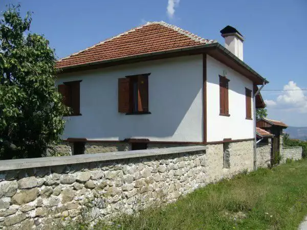1. Снимка на Двуетажна къща в с.Костенец