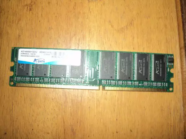 Памет 1 GB DDR 400 Mhz A - DATA