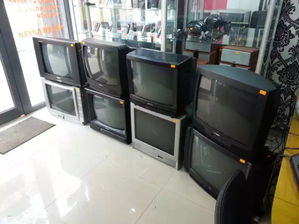  Продаваме телевизори на едро и дребно 