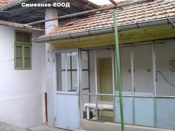 2. Снимка на Продава къща в село на 15 км.от град Велико Търново. - Лясковец