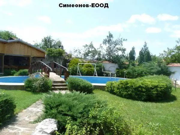 8. Снимка на Продава стилна къща с басейн – близо до град Велико Търново