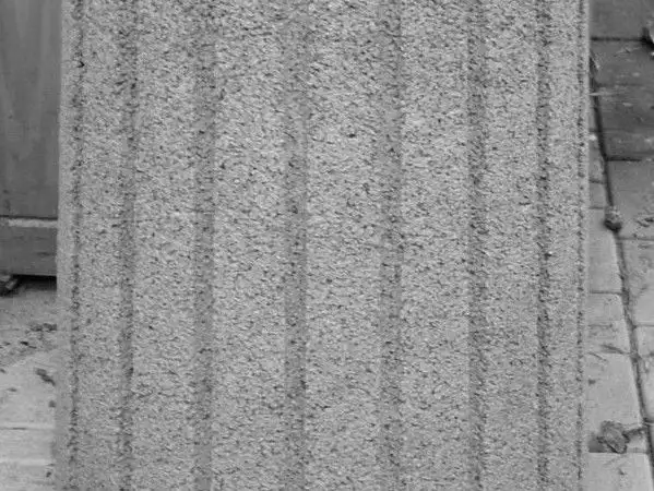 5. Снимка на Бетонови изделия тротоарни плочки бордюри колове улеи