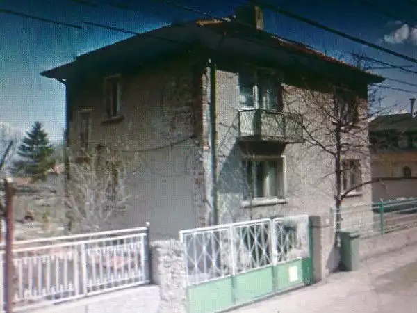 1. Снимка на Продавам къща в Горубляне - София