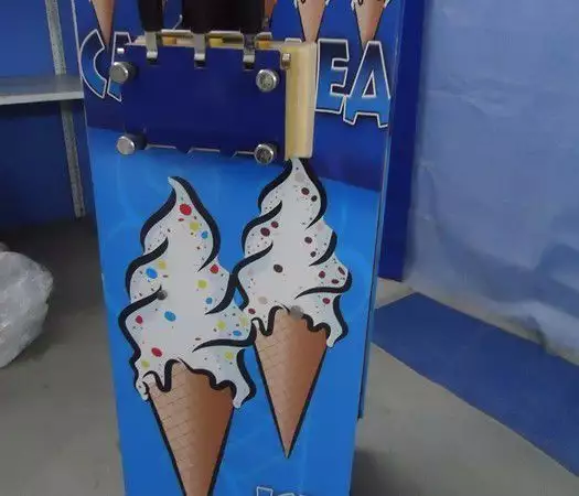 Сладолед машина Итлиянска със две вани настолна външни разме