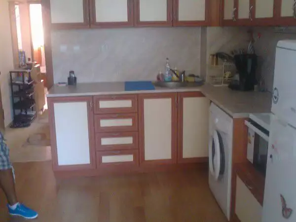 2. Снимка на Обзаведен нов тристаен апартамент - кючук париж - Пловдив