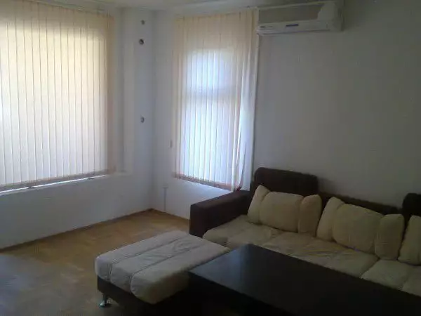 7. Снимка на Тристаен просторен апартамент за ценители в Центъра.. - Пловдив
