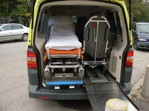 4. Снимка на Линейка - Медицински транспорт