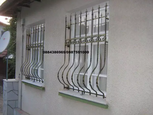 1. Снимка на Метални решетки за прозорци и балкони